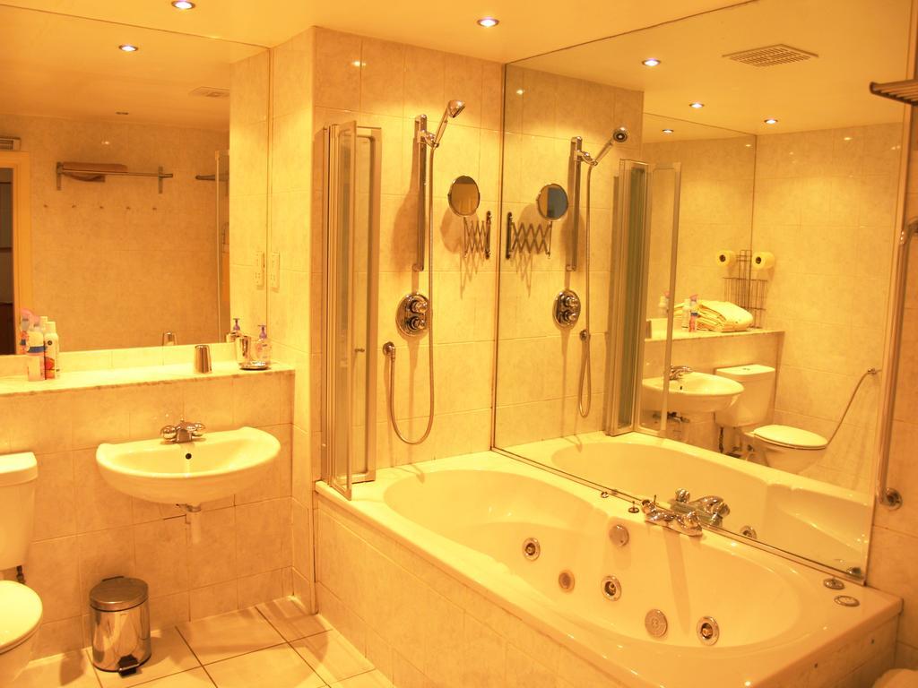 Royal Mile Mansions Apartment Эдинбург Номер фото